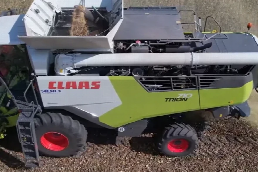 CLAAS Trion 710 sa hibridnim sistemom izvršaja - kombajn za SVE USEVE. OVAKO se pokazao u žetvi SOJE 