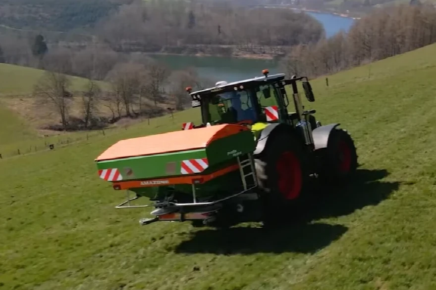 Bez kompromisa: CLAAS CMATIC za preciznost, udobnost i ekonomičnost pri svakoj brzini! 