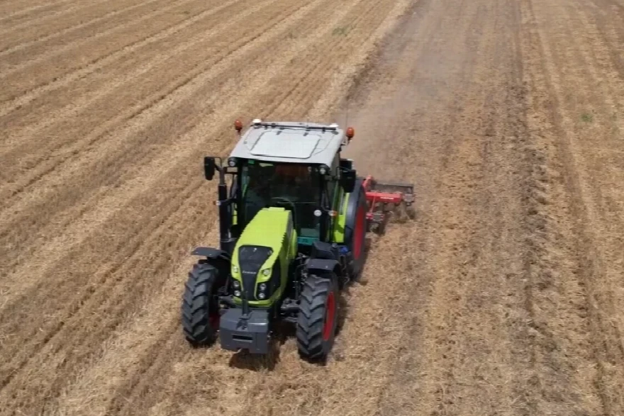 TRAKTOR ZA SVE - Claas Arion 450 - Odličan Odnos Snage, Potrošnje i Učinka! 