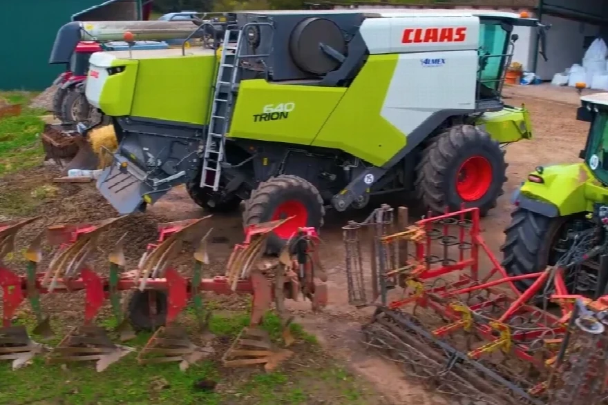 CLAAS je NAŠ IZBOR!!! Sipaš i RADIŠ - mi smo se odlučili za CLAAS-a i nismo se pokajali!