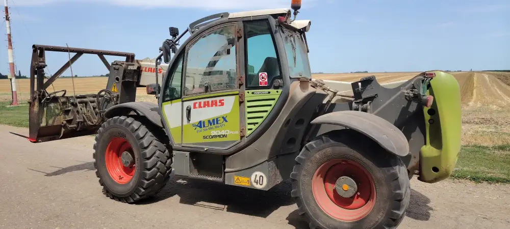 Telehendler CLAAS SCORPION 9040 