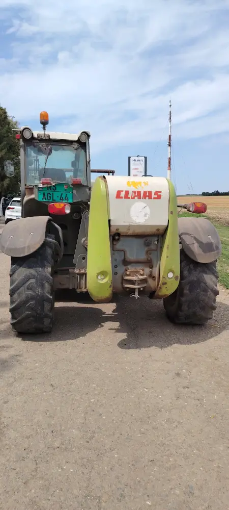 Telehendler CLAAS SCORPION 9040 