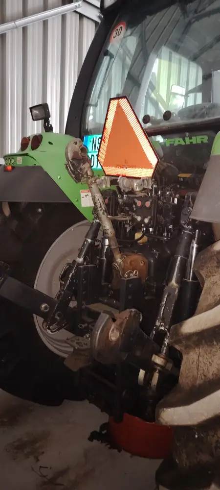 Traktor DEUTZ FAHR Agroton L720 