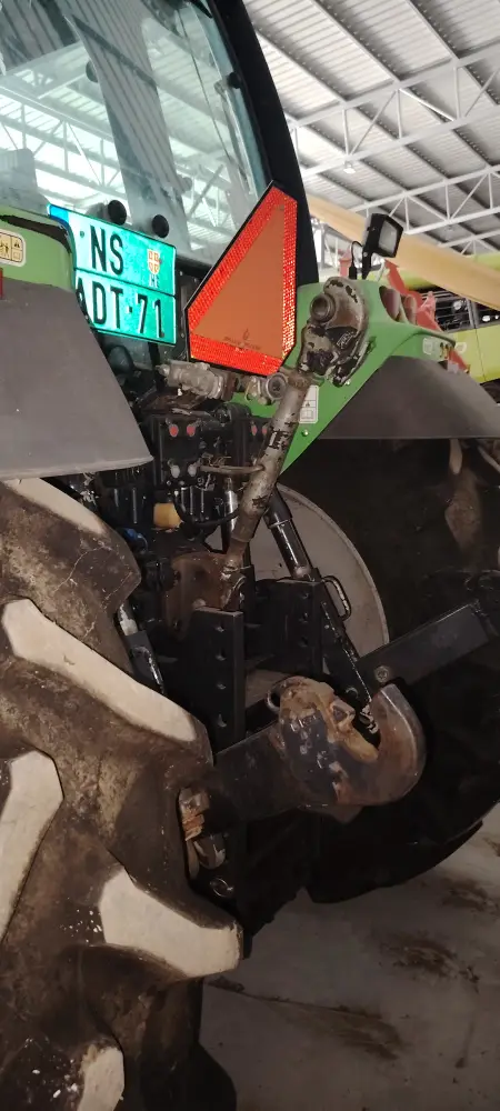 Traktor DEUTZ FAHR Agroton L720 