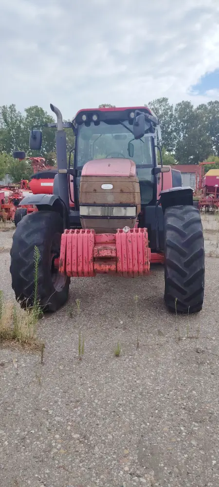 Traktor McCORMICK XTX 185 