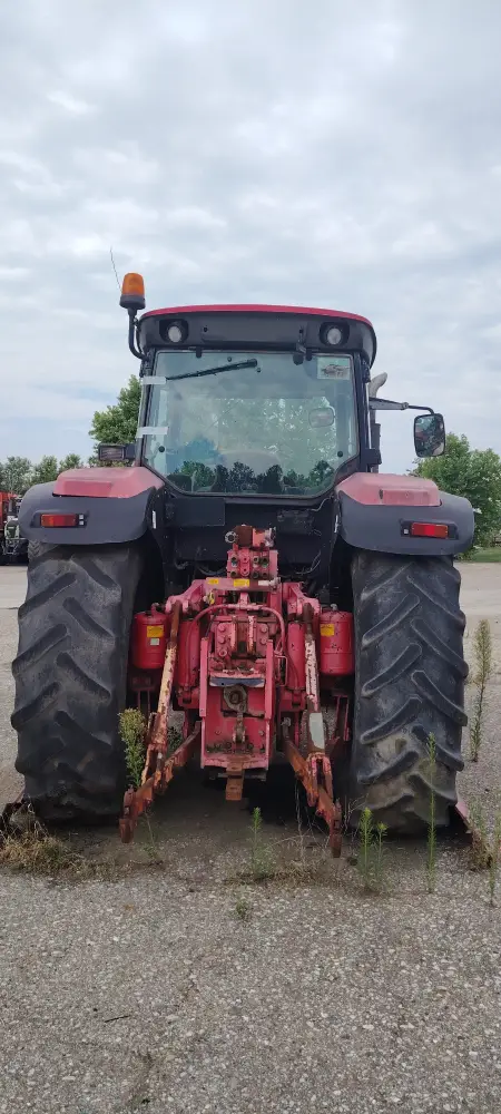 Traktor McCORMICK XTX 185 