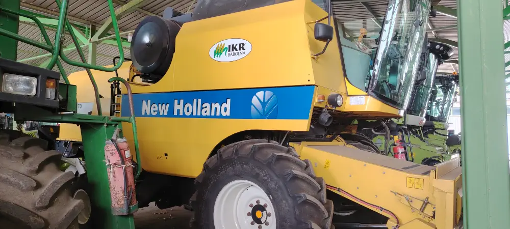 Kombajn NEW HOLLAND TC5070 sa hederom C 450