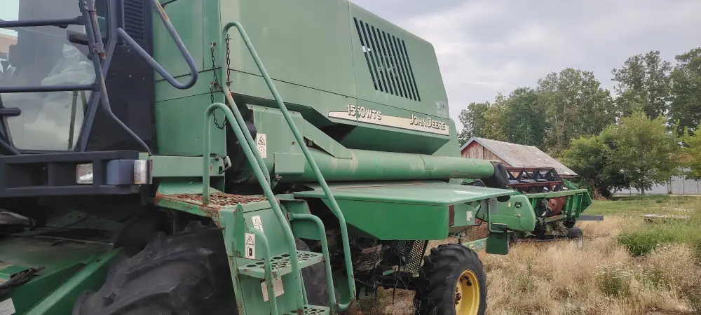 Kombajn JOHN DEERE 1550 sa hederom i kolicima za heder + adapter GHERINGHOFF 6-70 FC