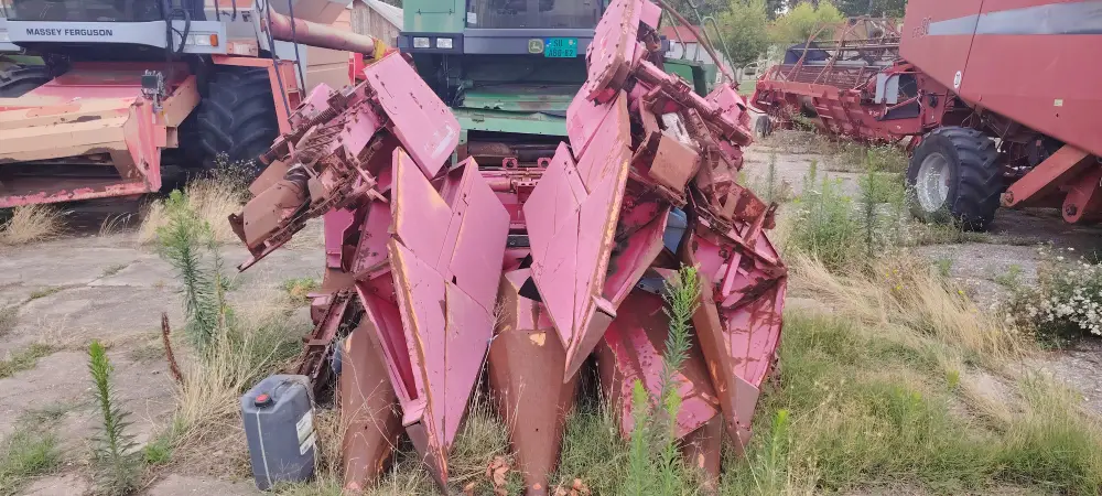 Kombajn JOHN DEERE 1550 sa hederom i kolicima za heder + adapter GHERINGHOFF 6-70 FC